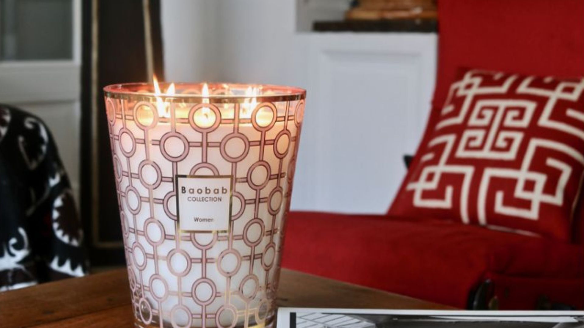 Jak wyczarować świąteczny nastrój w domu? Postaw na świece i dyfuzory marki Baobab!